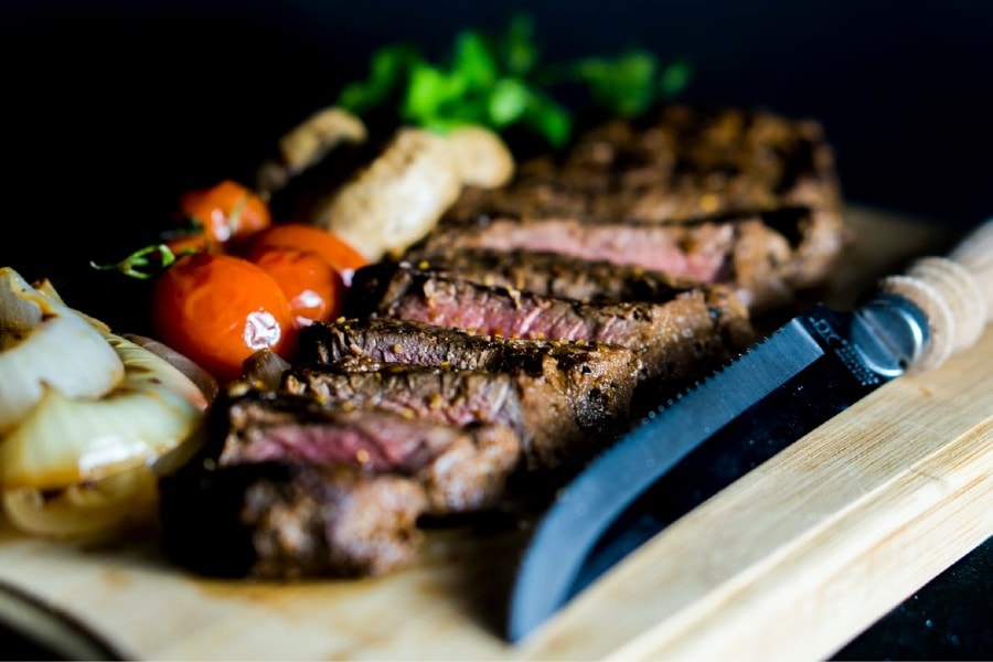 serrated vs non serrated steak knives